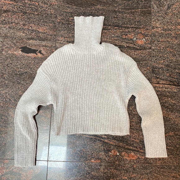 Garage Crop Turtle Neck -Small Light Gray - Picture 1 of 5